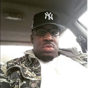 Meet your Posher, Dennis